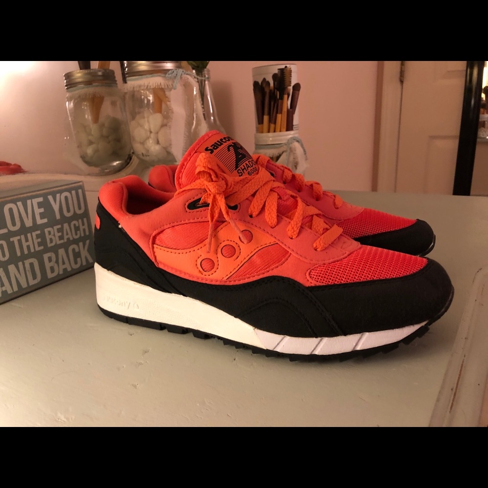 Pink and Black Saucony Shadow 6000’s. Size 10.